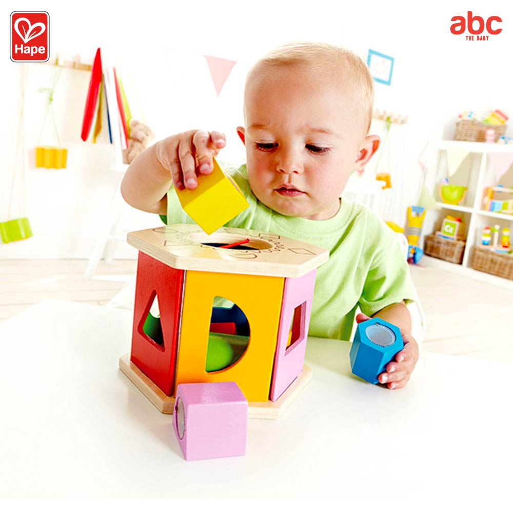 Hape ของเล่นไม้ บล็อคหยอดทรงเรขาคณิต Shake and Match Shape Sorter ของเล่นเสริมพัฒนาการ 1 ขวบ ขึ้นไป รูปที่ 4