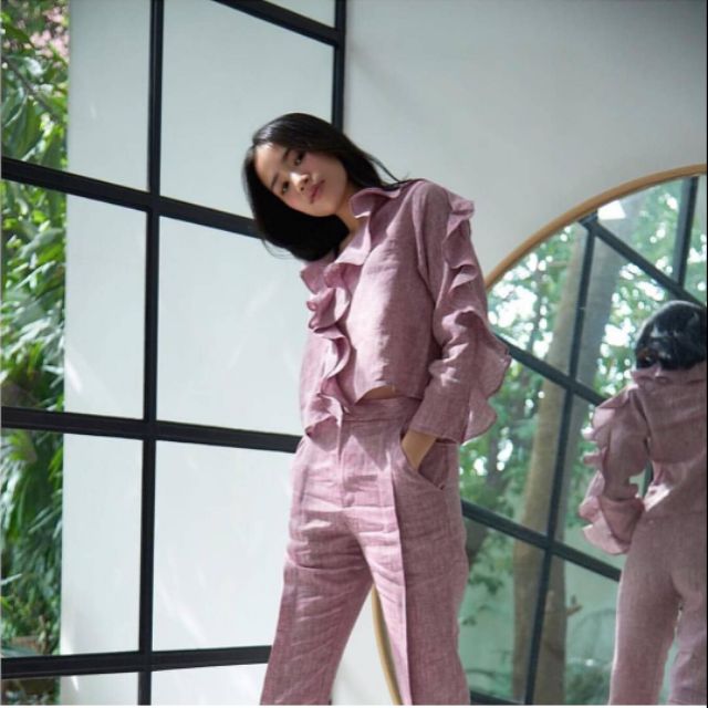 used once afterlunchcigarettetrousers from papersofficial 
size xs
ราคา 800 บาท