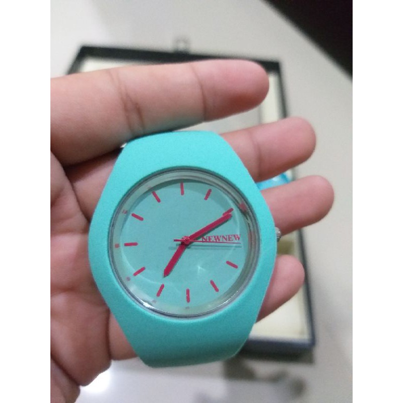 นาฬิกา Newnew สีฟ้าน้ำทะเล