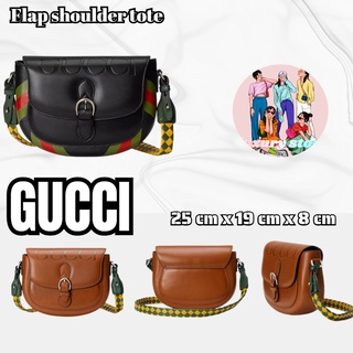 กุชชี่  GUCCI  【ใหม่ 2022】 โลโก้นูน กระเป๋าคาดเอวหนังเอนกประสงค์ กระเป๋าสะพาย กระเป๋าสะพายไหล่ สีแดงและสีเขียว Contrast