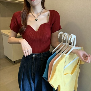 พร้อมส่ง เสื้อยืดแขนสั้น คอสี่เหลี่ยม เข้ารูป แต่งสายโซ่ แฟชั่นฤดูร้อน สําหรับผู้หญิง