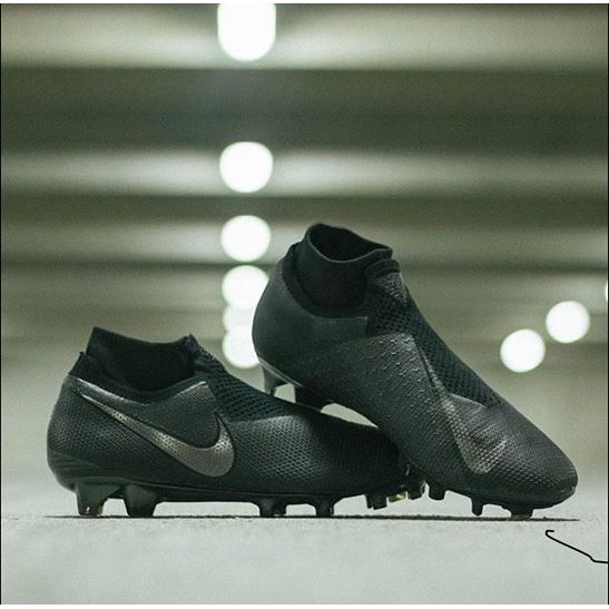 NIKE Phantom Vision Elite รองเท้าฟุตซอลผู้ชาย