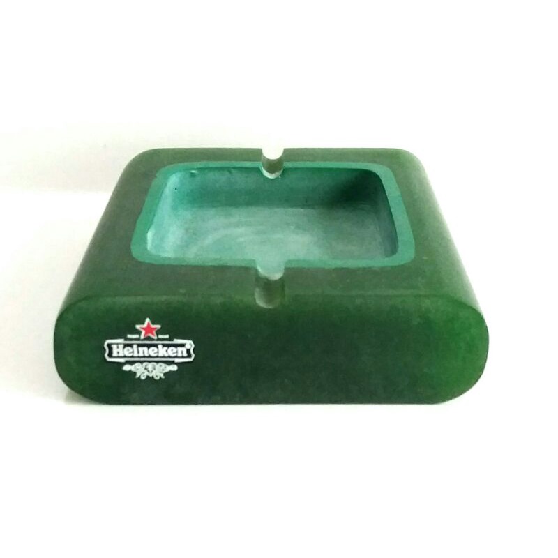 ของสะสมเหล้าเบียร์ Heineken ที่เขี่ยบุหรี่เรซิ่น มีน้ำหนัก ใช้ทับกระดาษได้ ตั้งโชว์หรือใช้งานจริง ขอ