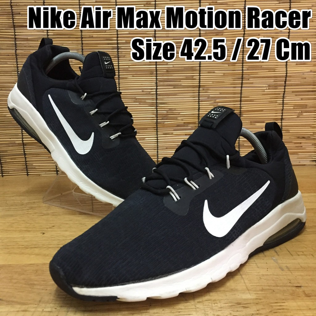 Nike Air Max Motion Racer รองเท้าผ้าใบมือสอง