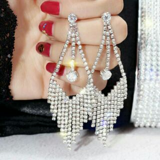 ❤ต่างหูเกาหลี Glitter Diamante Drop Shaped Tassels Ear แบบเจาะ สีเงิน