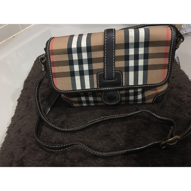 กระเป๋าสะพายข้าง ลาย berberry