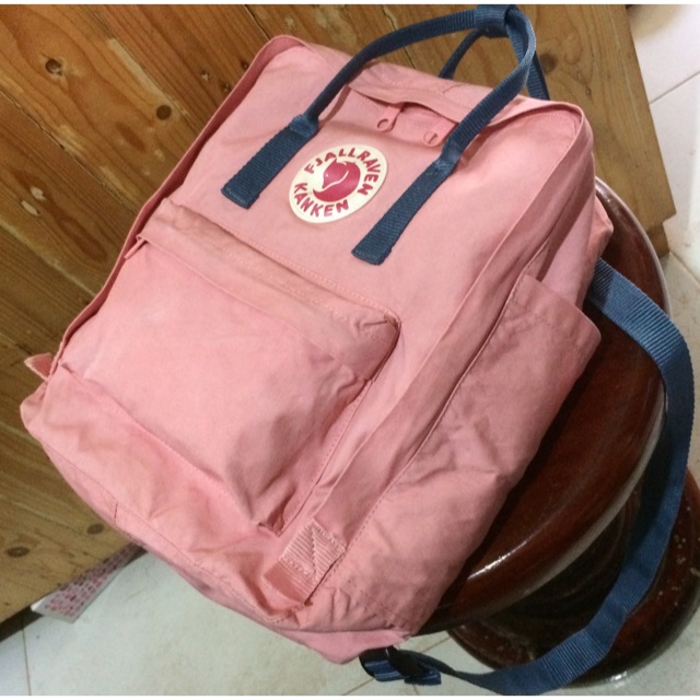 ***Sold out*** ส่งฟรี!! Used Kanken แท้💯% pink with royal blue straps
