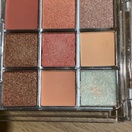 reviewร้านแนะนำพาเลทอายแชโดว์ 9 สี เนื้อดินน้ำมัน เนื้อใยไหม ประกายชิมเมอร์ Eye shadow 9 color comment 4