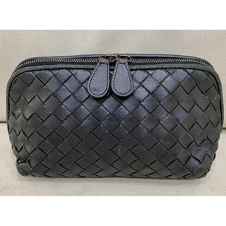 botegaveneta intorechato pouch bag black color