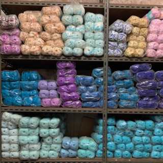 (แพ็คนึงมี 4 กลุ่ม) ไหมพรมวีนัส(สีเหลือบ)เส้นเล็ก เนื้อนุ่ม สีสวย ถักง่าย(ขายยกแพ็ค)มีสีให้เลือก(ราคาถูกสุดคุ้ม)(หน้า 1)