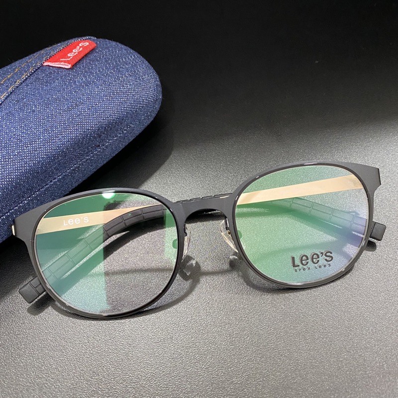 แว่นตา Lee’s สั่งตัดเลนส์ค่าสายตาได้