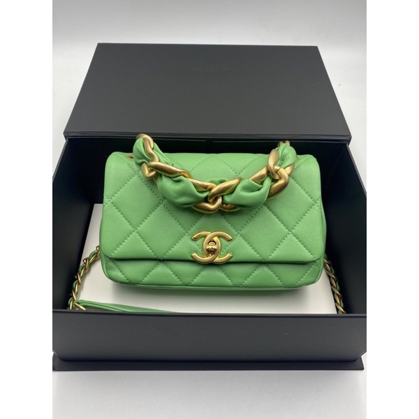#พร้อมส่ง #Chanel mini 8”  น้องเขียวเหนี่ยวทรัพย์ อปก. กล่อง การ์ด ถุงผ้า บุ๊ค