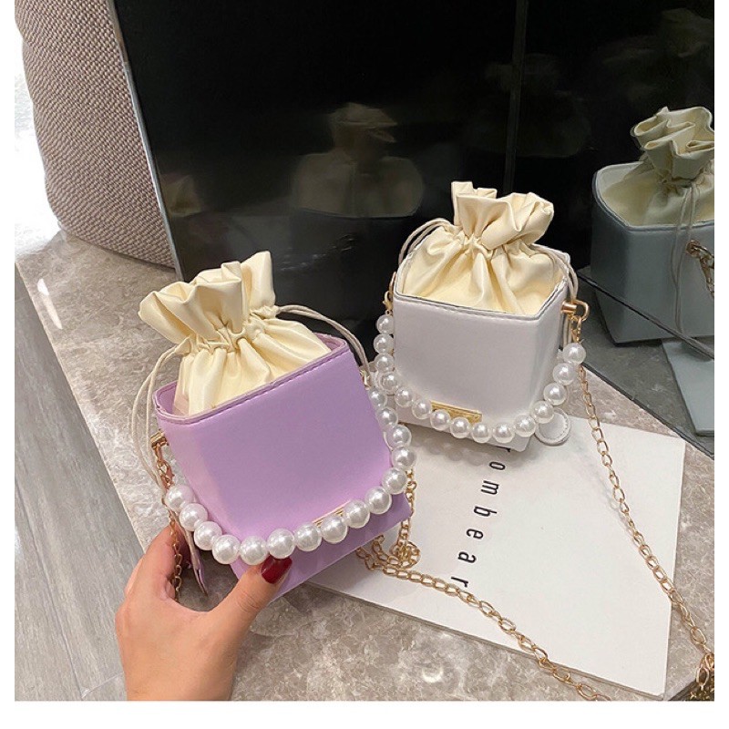 ใส่โค๊ดลด40% ⚡️ กระเป๋าทรงBusket แต่งสายสะพายมุก เอาใจสาวหวานค่า