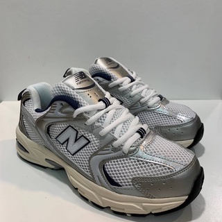 NEW BALANCE RUNNING SNEAKER  มาแรงมากสำหรับรุ่นนี้เป็นรุ่นที่ใส่สบายมาก สามารถใส่ไปเที่ยวหรือออกกำลังกายก็ได้