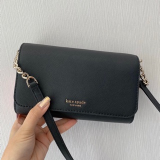 📌2990฿  Kate Spade WLRU5433 small flap crossbody สะพายข้าง สายถอดได้ ใส่พลัสได้ค่ะ  size 7.5 x 5 x 2”