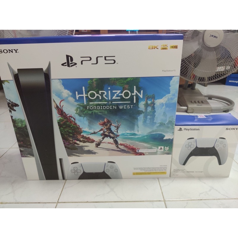 PlayStation 5 ใส่แผ่น Horizon Forbidden West Bundle + จอยขาวเพิ่ม รวม 2 จอย
