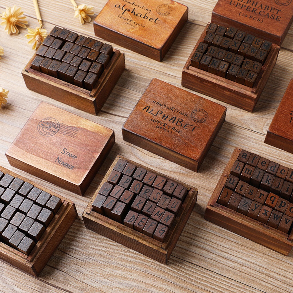 ตัวปั๊ม ตรายาง ตัวอักษรภาษาอังกฤษ ตัวเลข กล่องไม้ A-Z (28 ชิ้น)