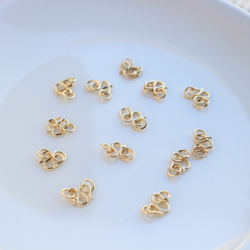[สีฟ้าเล็กๆ] อุปกรณ์เสริม DIY 14k ทองแดง Clad สีทองระบุ DIY เครื่องประดับอุปกรณ์เสริม Simple M หัวเข็มขัดสร้อยข้อมือสร้อยคอ W Link Buckle Ending Hook Buckle