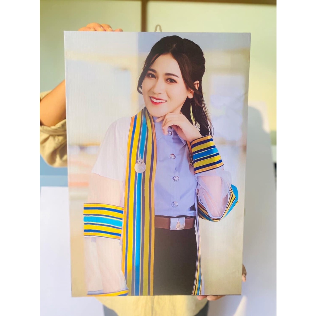 กรอบรูปไวนิล ขนาด 40X60 cm สามารถแขวนได้