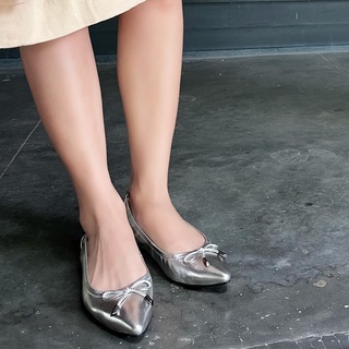 รองเท้าหนังแกะ ICONIQ รุ่น Lily Comfy Flat in Silver