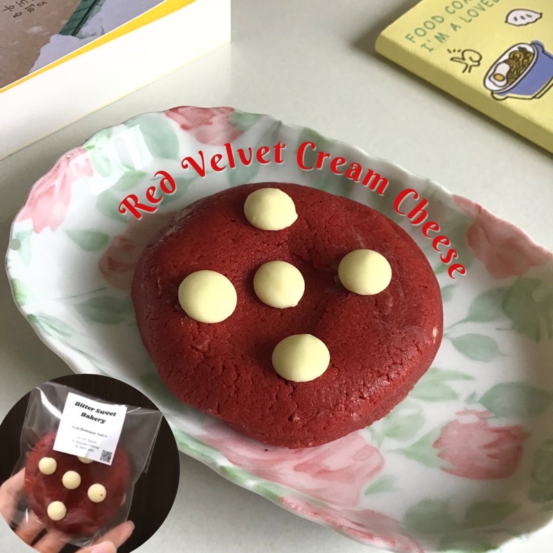 Soft Cookies Red Velvet Cream Cheese คุกกี้เรดเวลเวทครีมชีสไส้จุกๆ มี2ขนาด