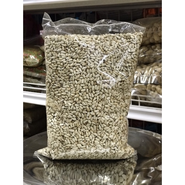 อาหารนก เมล็ดดอกคำฝอย ทานตะวันขาวเม็ดเล็ก สำหรับนกแก้ว แบ่งบรรจุ 1Kg
