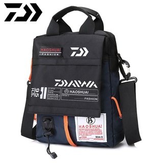 Daiwa ใหม่ กระเป๋าสะพายไหล่ลําลอง อเนกประสงค์ กันน้ํา จุของได้เยอะ เหมาะกับการพกพาเดินทาง ตกปลา แฟชั่นสําหรับผู้ชาย 2023