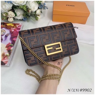 FENDI  8"  HI-END  พร้อมกล่อง ถุงผ้า ใบเสร็จ ✔ราคา 2,260฿ 👉ถ่ายจากสินค้าจริง