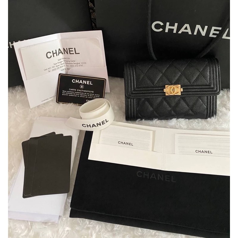 Used Chanel boy cavier wallet holo26