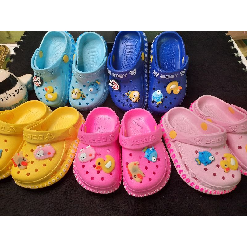 (สินค้าพร้อมส่ง)รองเท้าแตะเด็ก รุ่น ABC ยางนิ่ม พื้นไม่ลื่น น้ำหนักเบา รองเท้าเด็กหัดเดิน 1-5ขวบ พร้อมจัดส่ง