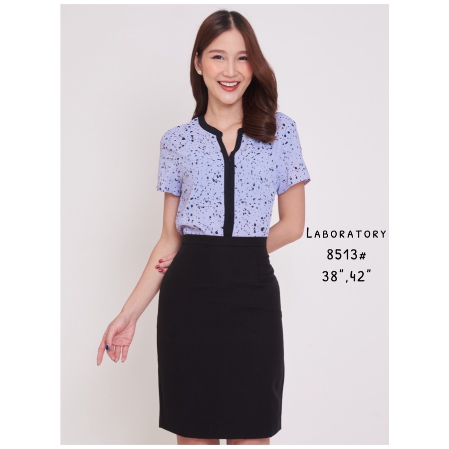 *Laboratory* 8513 ผ้าลาย เสื้อทำงาน แต่งซิปหน้าแบบซิปซ่อน แขนสั้น
