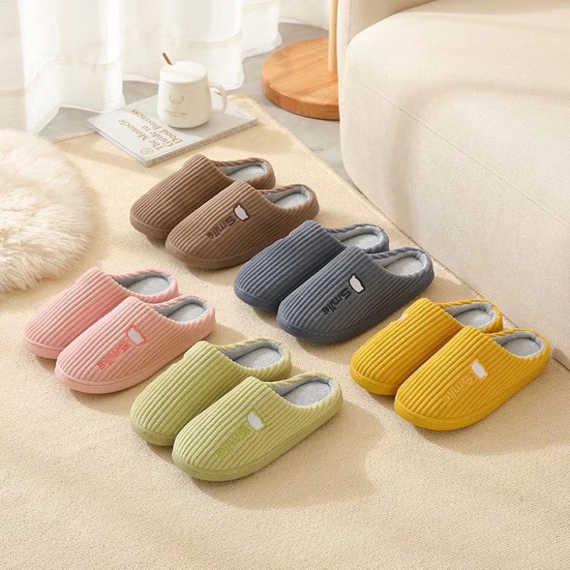 รองเท้าใส่ในบ้าน ผ้ากำมะหยี่ กันหนาว ใส่สบาย ลาย Smlle