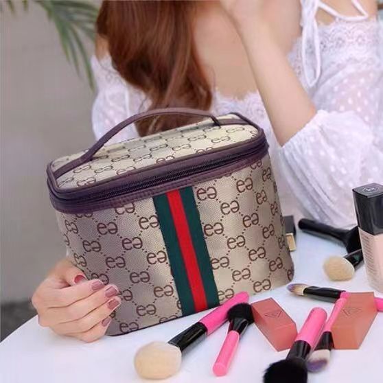 cicishopp พร้อมส่ง งานสวย ใบใหญ่ จุของได้เยอะมากก กระเป๋าเก็บเครื่องสำอาง