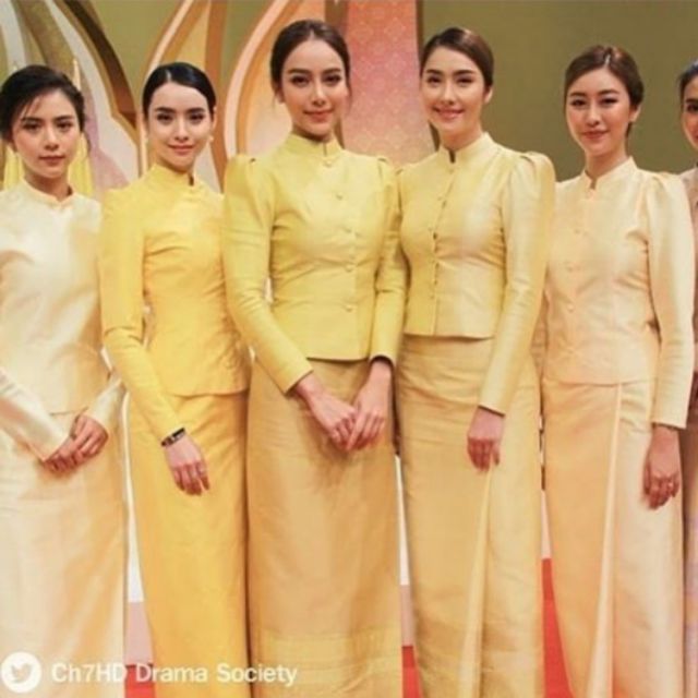 ชุดไทยจิตรลดาสีเหลือง สไตล์หรู ผ้าไหมอิตาลี S - 4XL