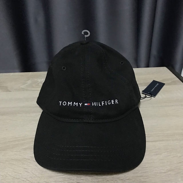 หมวก tommy hildiger ของแท้ พร้อมส่ง✨