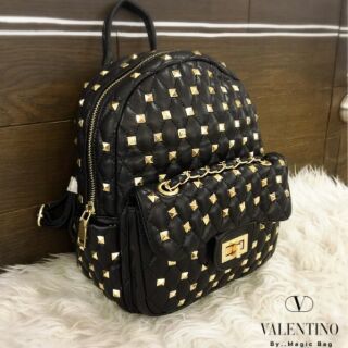 กระเป๋าเป้ Valentino