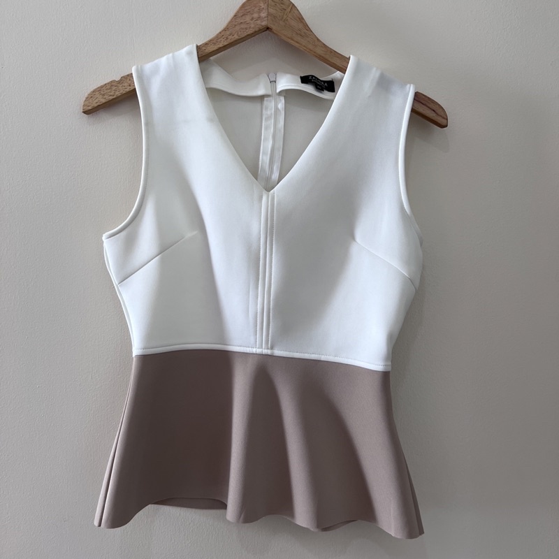 เสื้อแขนกุด Preloved Zalora
