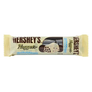 เฮอร์ชี่ส์นักเก็ตช็อกโกแลตขาวผสมคุกกี้แอนด์ครีม 28กรัม Hersheys White Chocolate Nuggets with Cookies and Cream 28g.