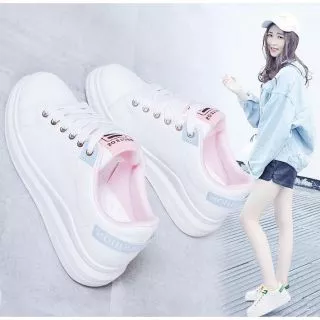 รองเท้าผ้าใบผู้หญิง ทรงแฟชั่น หนังนิ่ม เบา ใส่สบาย มี 3 สี H518