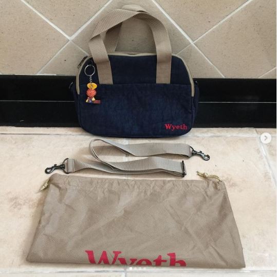 กระเป๋าผ้า กระเป๋า Wyeth พร้อมสายยาว ปรับสายได้ ช่องเยอะ พร้อมถุงผ้า จุของได้เยอะ สีสวย ใช้ได้ทั้งผู