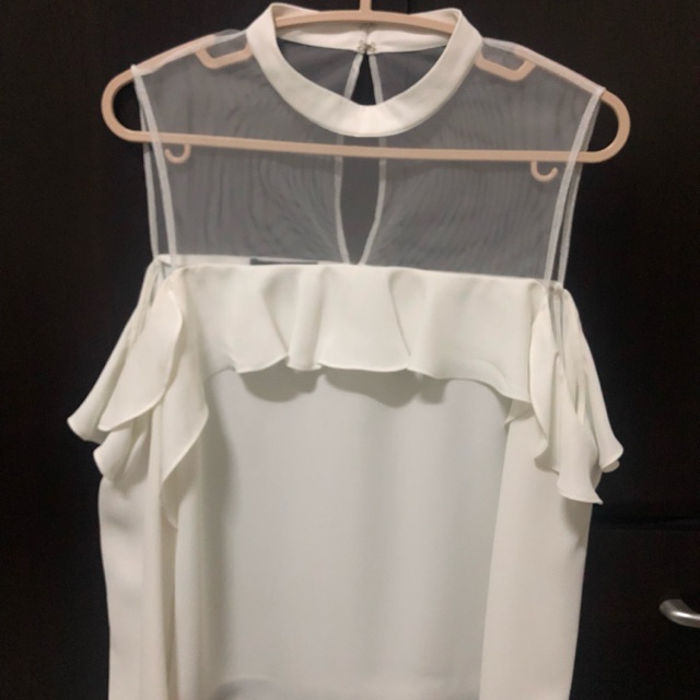 เสื้อเปิดไหล่ Jaspal