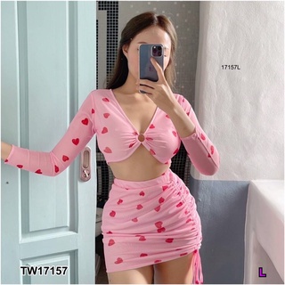 TwinsShopVip💗พร้อมส่ง TW17157 set 2 ชิ้น เสื้อแขนยาวมีห่วงตรงอกผ้ามุ้งลายหัวใจ + กระโปรงสั้นรูดด้านด้าน