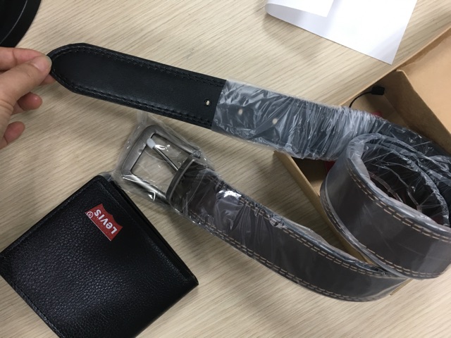 ชุดผู้ชาย levis เข็มขัดผู้ชายและกระเป๋าสตางค์แบบบางเรียบง่าย