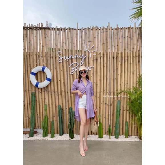 mini dress shirt เดรสเชิ้ตทรงพริ้วยาว คอปก เสื้อเชิ้ตยาว กระดุมหน้า ปลายชายเสื้อเว้าทั้งสองข้าง - รูปที่ 4