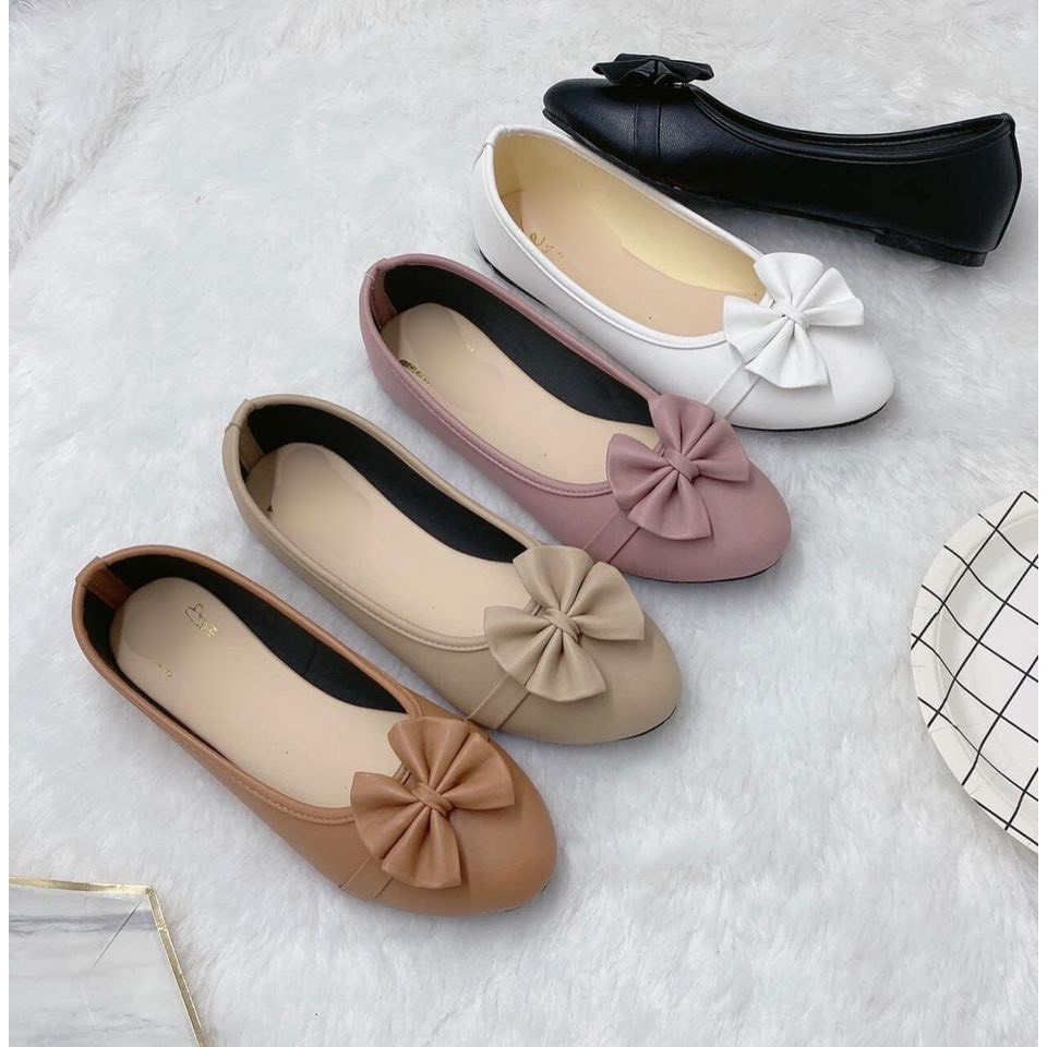 ploenpitveerasa รองเท้าคัทชูการันตีงานหนังนิ่ม งานตรงปก ใส่สบายมากนะคะ Size 36-41 รหัสสินค้า MLS356