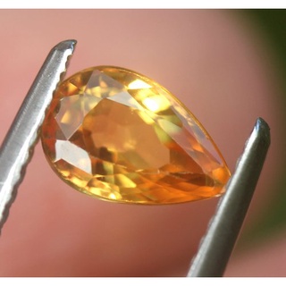 พลอยแซฟไฟซ์ นน1.39กะรัต( Yellow Sapphire )