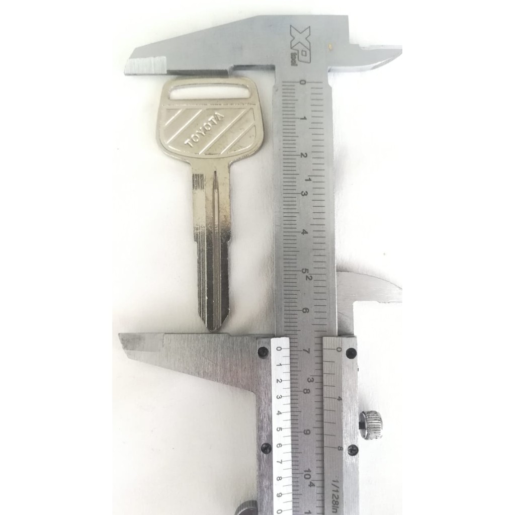 [จัดส่งทันที] อะไหล่กุญแจวัสดุสําหรับ TOYOTA Starlet TwinCam Soluna Car Duplicate Plate keyblank