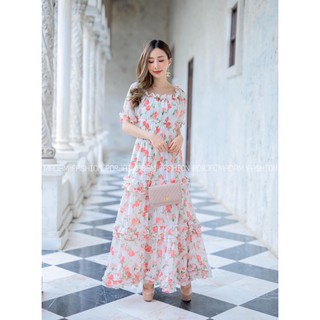 เดรสยาวชีฟองลายดอกสวยโดดเด่น งานซับในทั้งตัว แต่งระบายชั้น​ เอวสม๊อครอบ งานสวยอลังมากจ้า เดรสใส่ไปทะเล