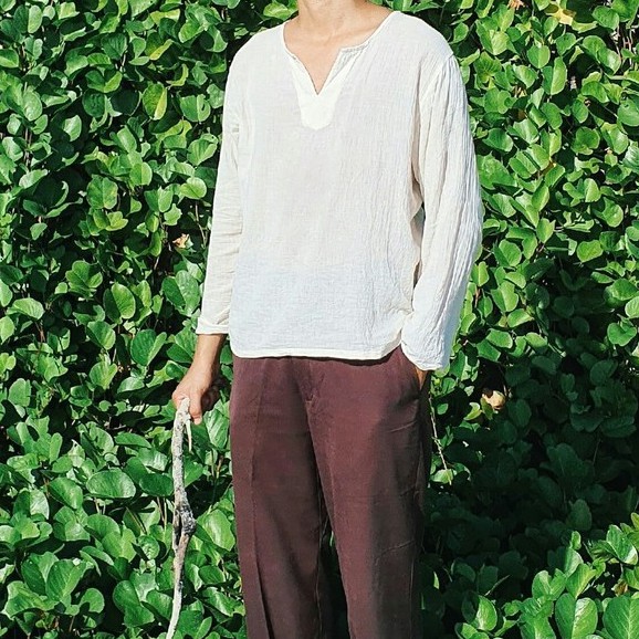 เสื้อคอวี แขนยาว ผ้าฝ้าย (Cotton) ไซส์ (S M L XL) 3 สี (ขาว ดำ ครีม) ทุกเพศ (Unisex) ผลิตไทย