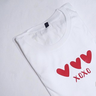 "XOXO" เสื้อยืดสกรีน สวมใส่สบาย